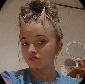 Meet your Posher, Chloe